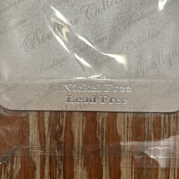 Collection Formal Necklace and Earrings - Picture 5 of 5